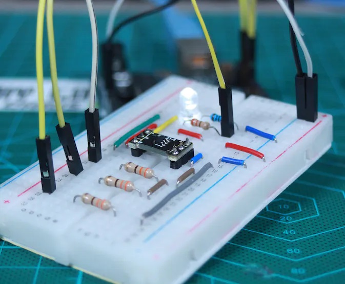 ��� ����������������� ATtiny10 � ������� Arduino IDE